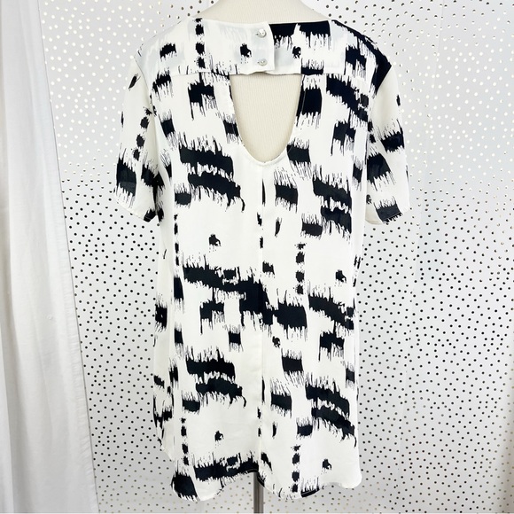 A Pea in the Pod x Daniel Rainn Abstract Brush Stroke Short Sleeve Top Size L - Picture 3 of 8